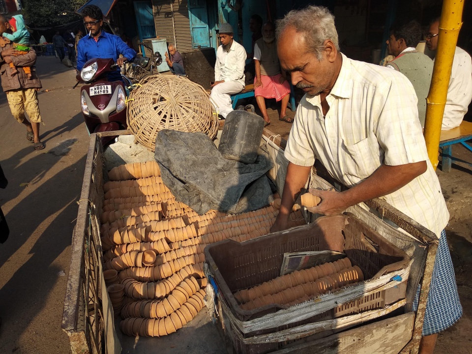 十大外围足球大平台:我校举行周剑校友兼职教授聘任暨“优必选教育基金”捐赠仪式(图1) 十大外围足球平台app