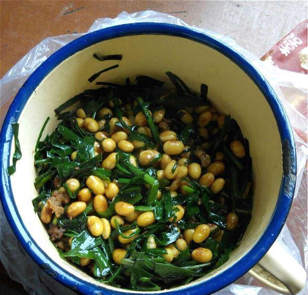 十大外围足球大平台-经管院、艺术院师生开展“国家宪法日”学习宣传活动(图3) 十大外围足球平台app手机版