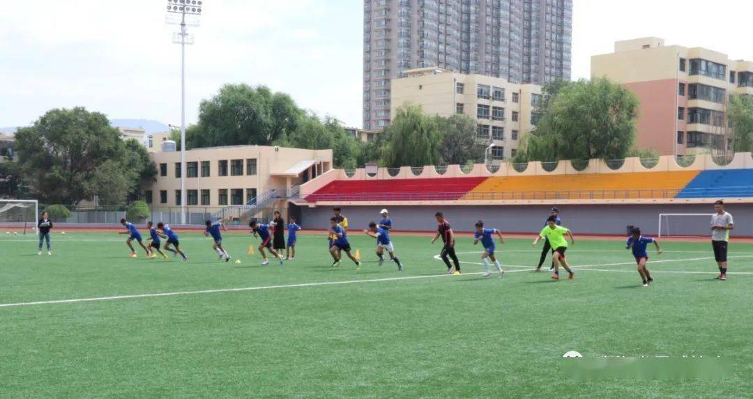 
青海省足球协会对青海省青少年足球训练中心U系列精英梯队队员举行摸底测试_十大外围足球平台app手机版(图3)