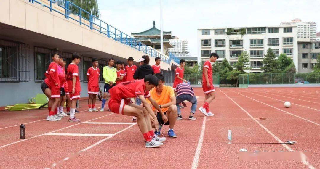 
青海省足球协会对青海省青少年足球训练中心U系列精英梯队队员举行摸底测试_十大外围足球平台app手机版(图4)