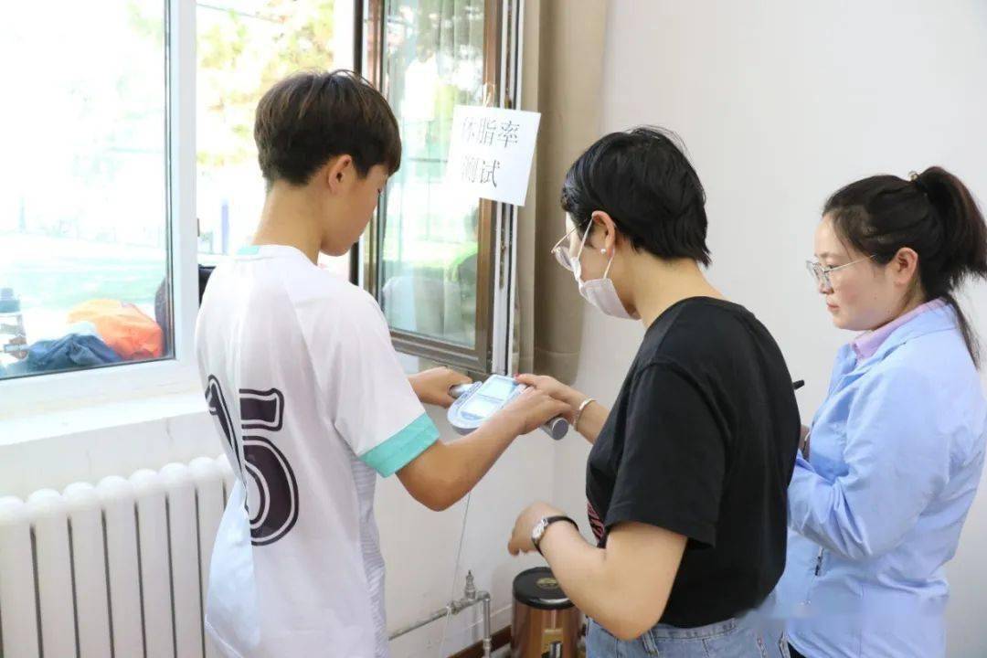 
青海省足球协会对青海省青少年足球训练中心U系列精英梯队队员举行摸底测试_十大外围足球平台app手机版(图8)