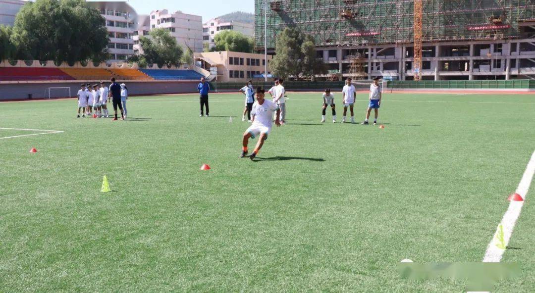 
青海省足球协会对青海省青少年足球训练中心U系列精英梯队队员举行摸底测试_十大外围足球平台app手机版(图11)